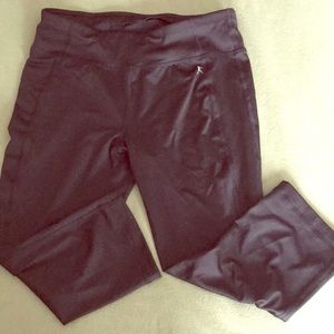 Black athletic Capri